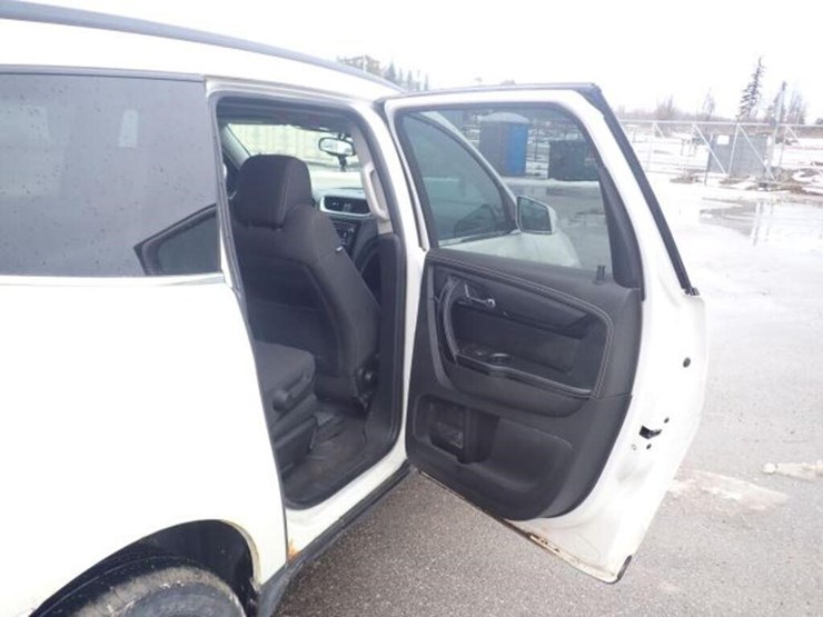 2015-chevrolet-traverse-image-45