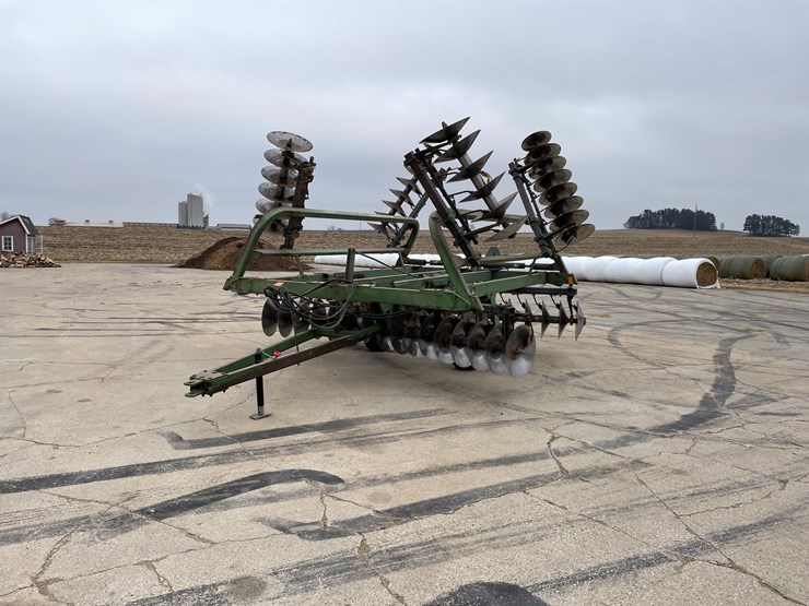 john-deere-230-image-1