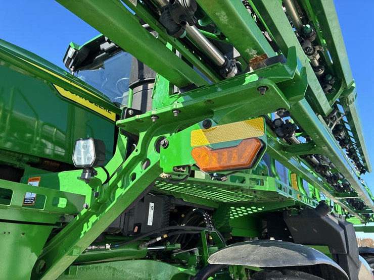 2022-john-deere-410r-image-48