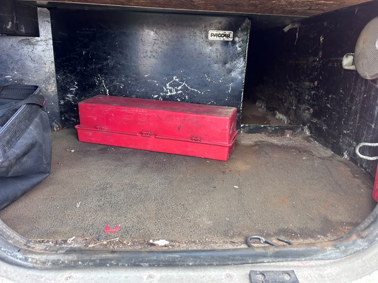 1998-peterbilt-379-image-41