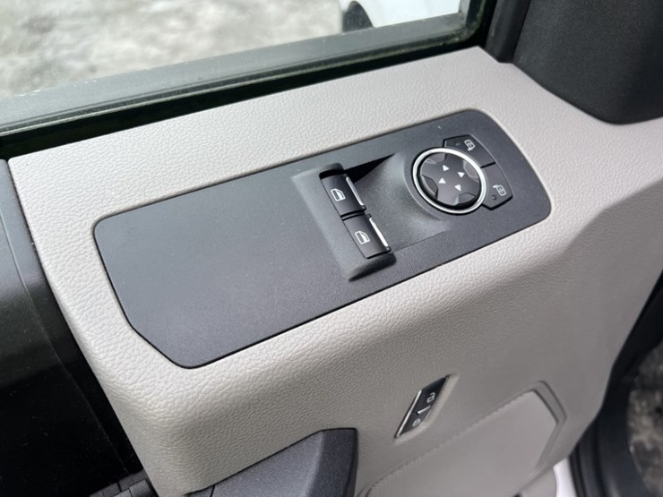 2016-ford-f150-image-22