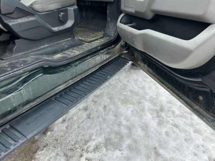 2016-ford-f150-xlt-image-32