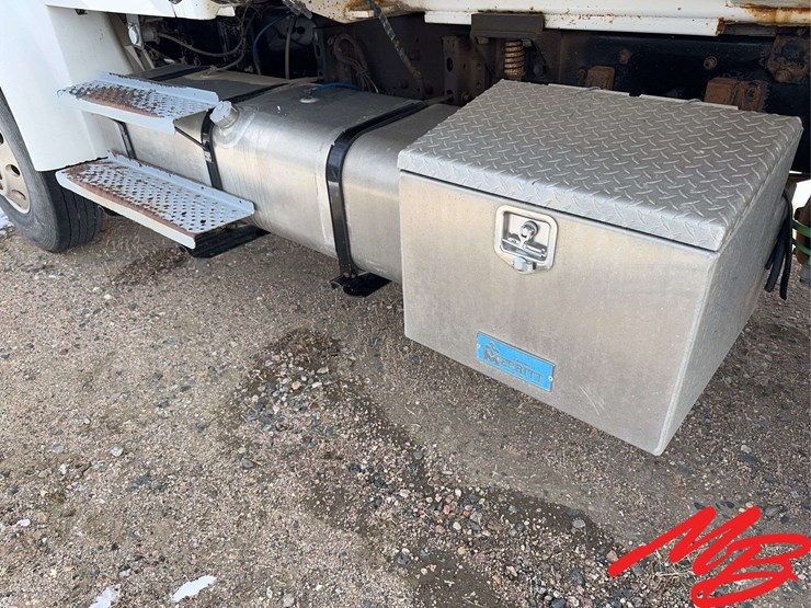 2002-sterling-m8500-image-19