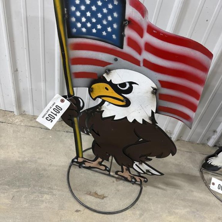 #105 • EAGLE AND FLAG DECOR
