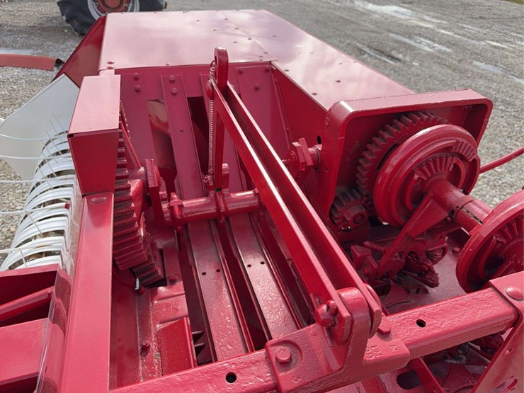 international-baler-image-16