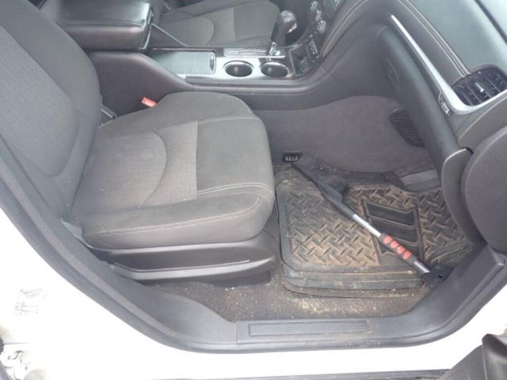 2015-chevrolet-traverse-image-40