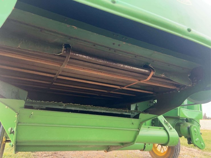 john-deere-no.-12a-pull-type-combine-image-47