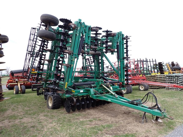 great-plains-4000tt-image-1