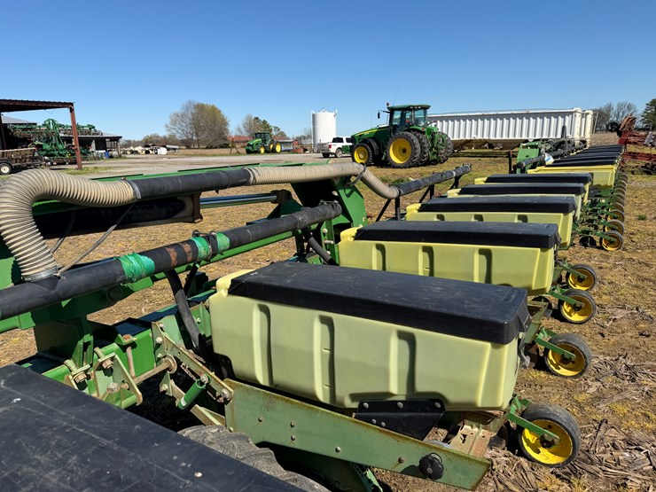 john-deere-1720-image-44