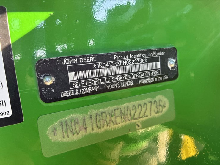 2022-john-deere-410r-image-2