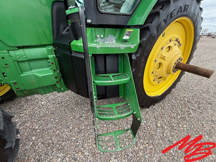2013-john-deere-8285r-image-22