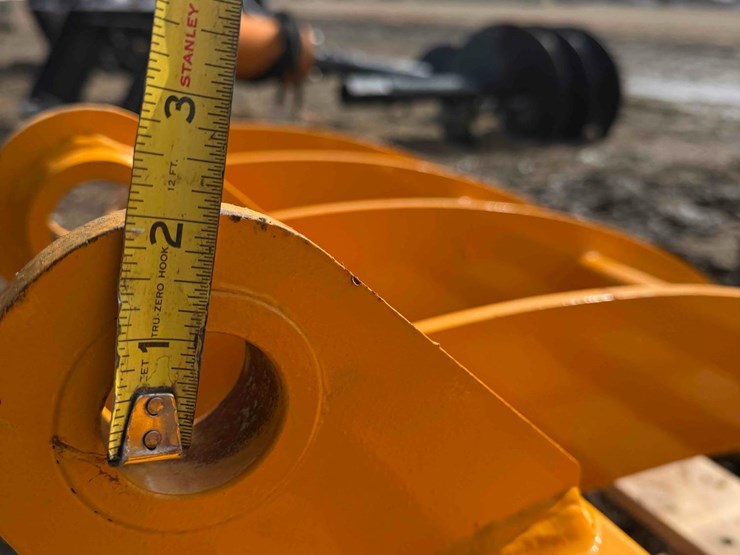 caterpillar-303-image-11