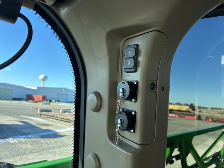 2022-john-deere-410r-image-89