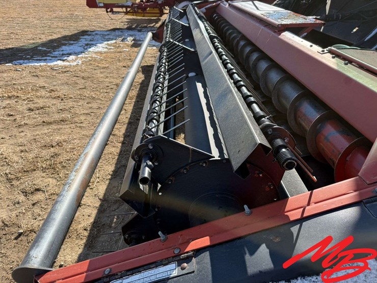 hesston-8450-image-14