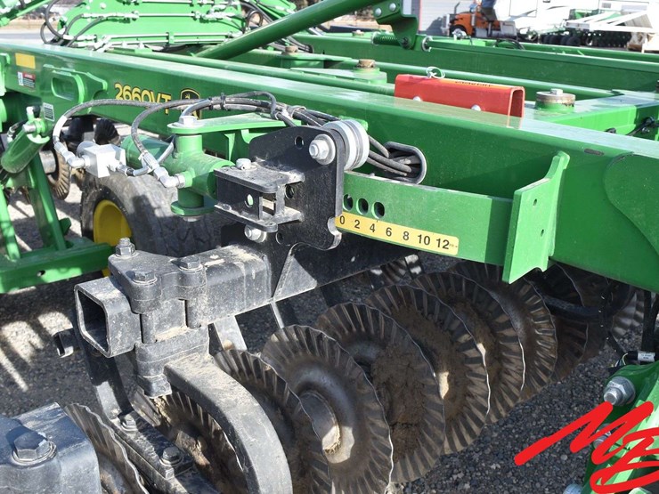 2019-john-deere-2660vt-image-53