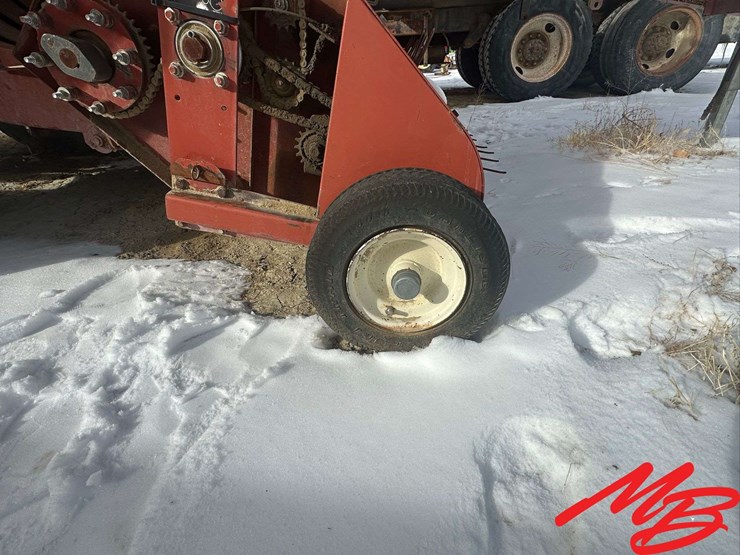 hesston-4900-image-116