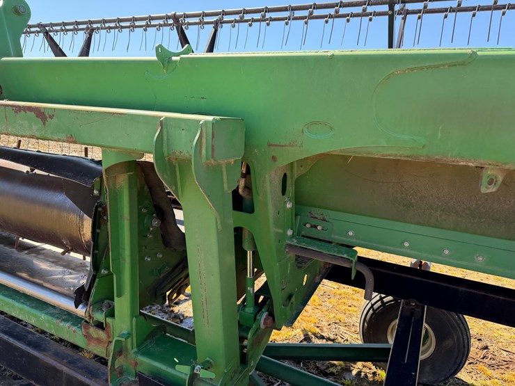 2013-john-deere-630d-image-11