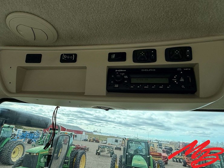 2013-john-deere-8285r-image-29