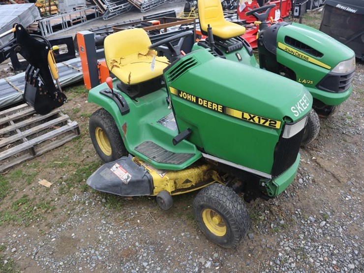 john-deere-lx172-image-1