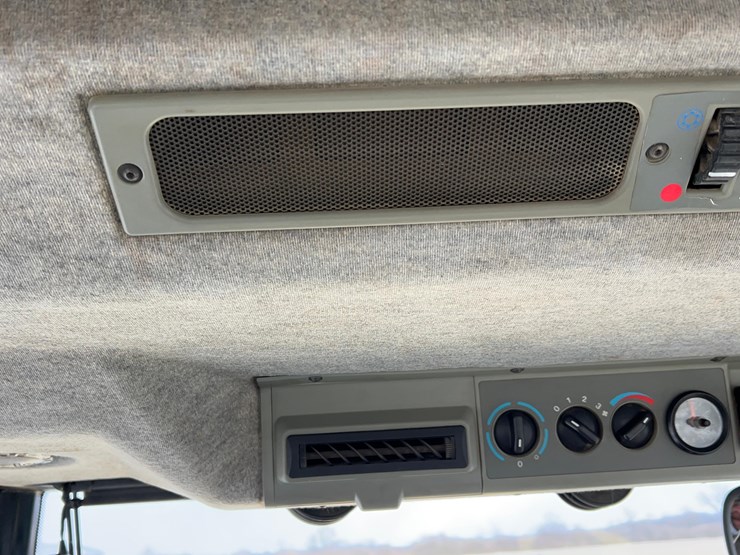 2002-challenger-mt665-image-60