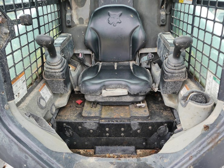 2014-bobcat-t870-image-12