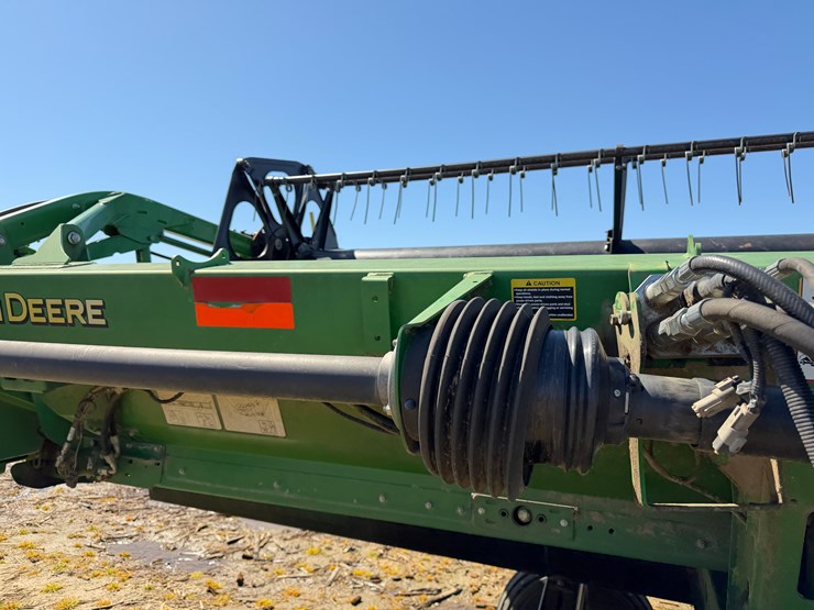 2013-john-deere-630d-image-19