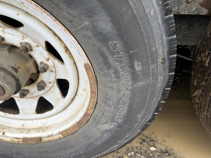 2004-pj-20'-t/a-equipment-trailer-image-11