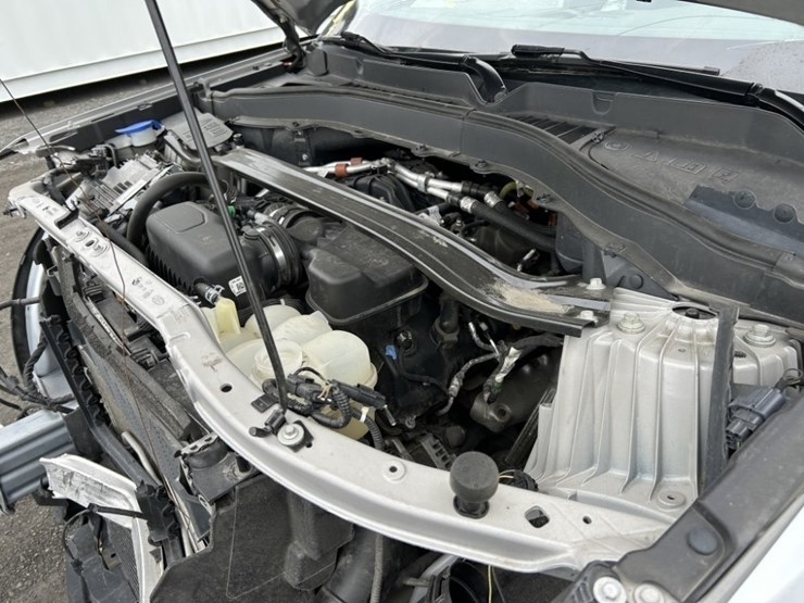 2020-ford-explorer-image-30