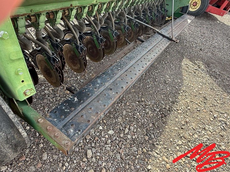 john-deere-8300-image-9