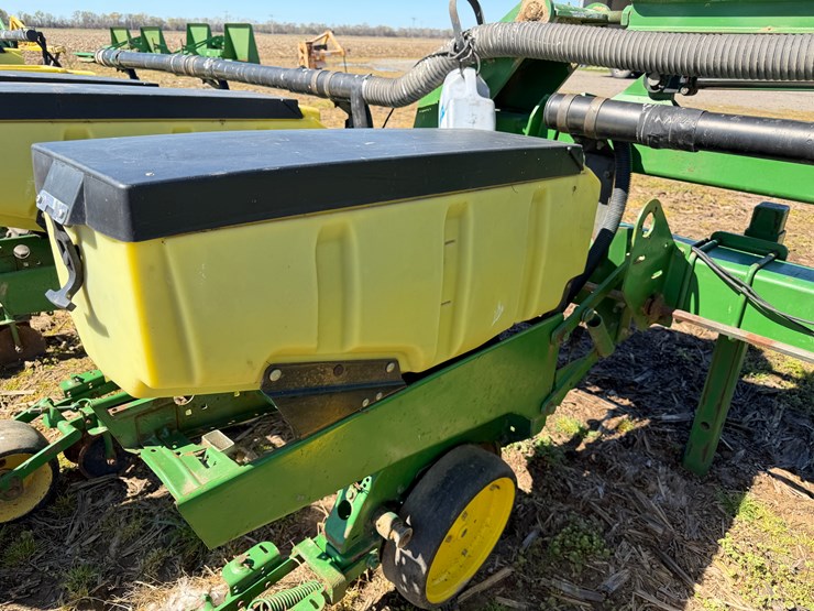 john-deere-7300-image-61