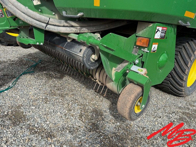 2023-john-deere-l341-image-9