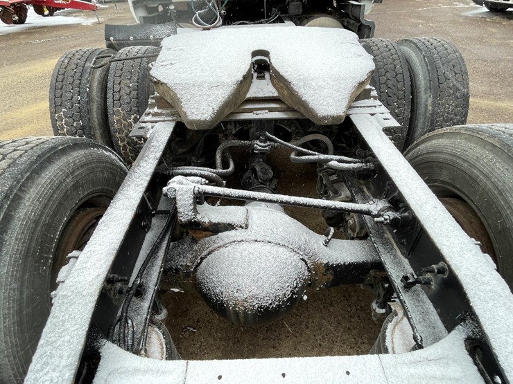 2016-international-prostar-image-13