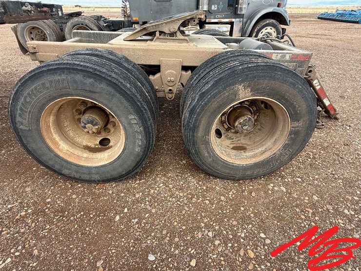 tandem-axle-dolly,-11r22.5-tires-image-3