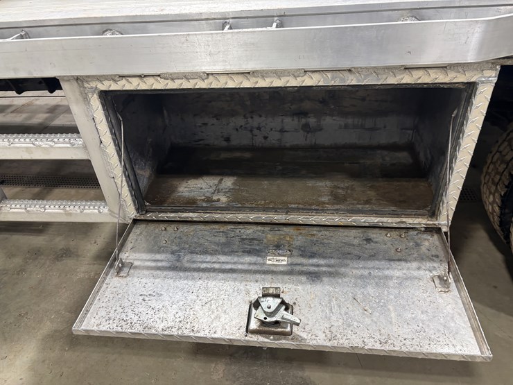 #2331-•-2022-chevrolet-5500-hd-flatbed-truck-image-68