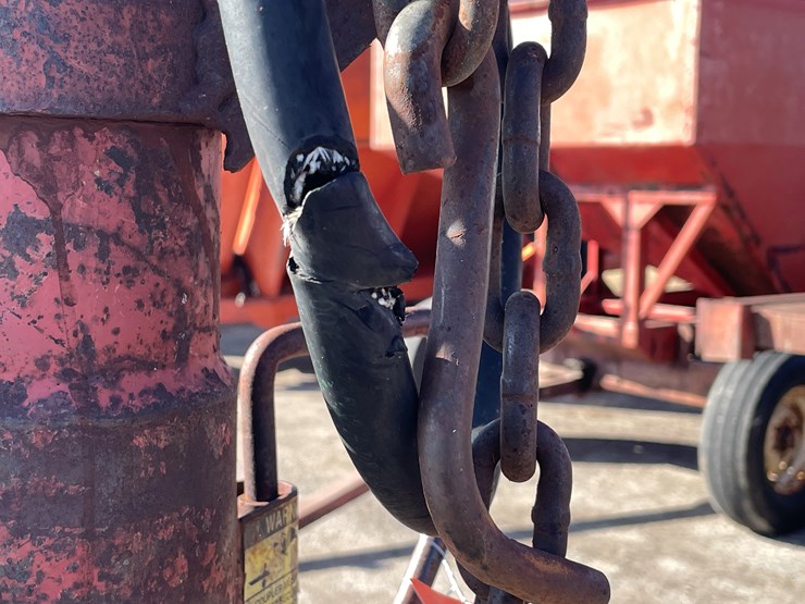 #1091-•-heavy-gooseneck-flatbed-trailer-with-hoist-(no-title)-image-21