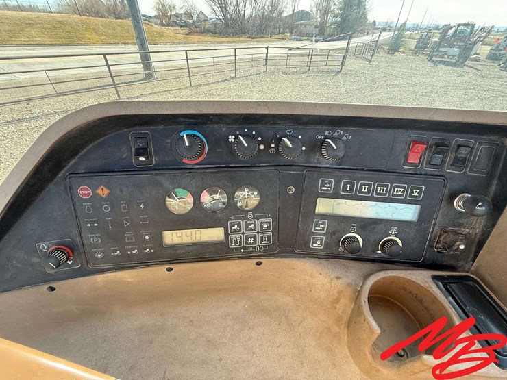 1995-john-deere-8200-image-19