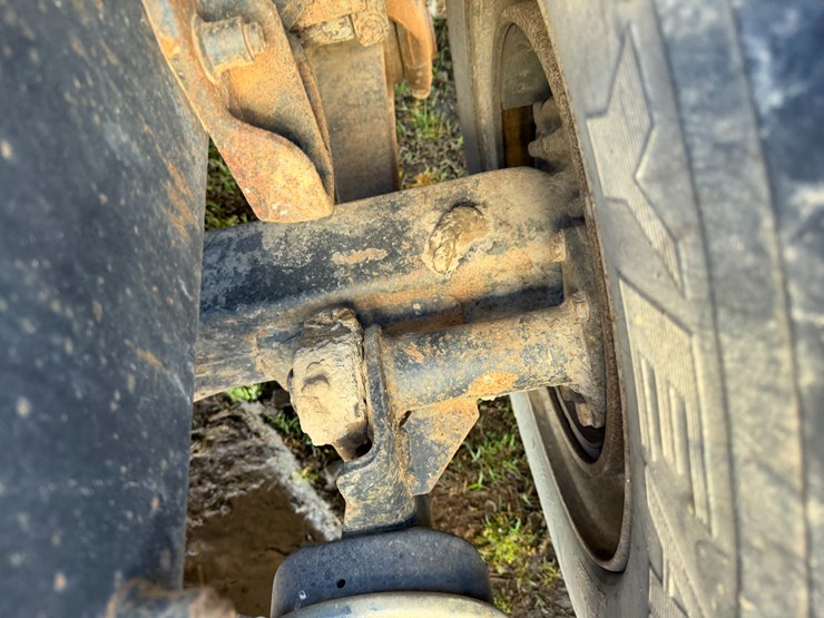 #42453-•-1996-freightliner-daycab-truck-tractor-vin:-1fupdcxb8th744360-image-21