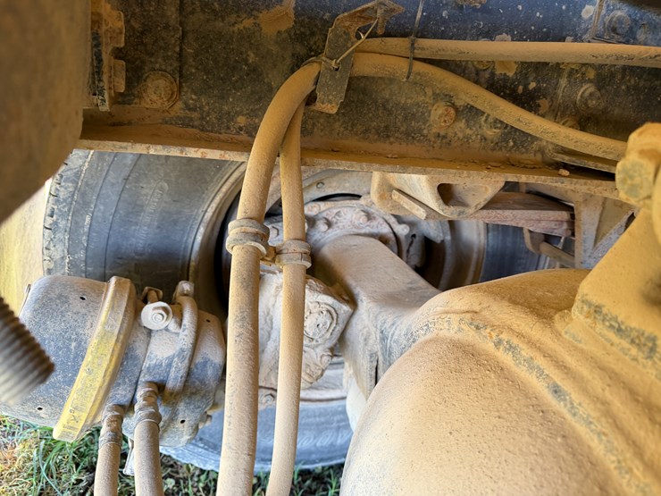 #42453-•-1996-freightliner-daycab-truck-tractor-vin:-1fupdcxb8th744360-image-14