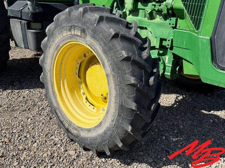 1995-john-deere-8200-image-12