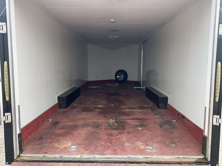 2016-stealth-viper-24'-enclosed-trailer-image-59