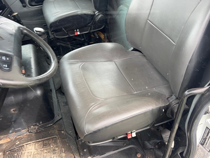 2005-international-8600-image-39