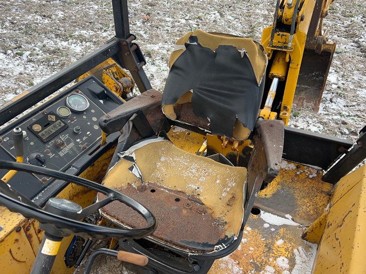 deere-210c-image-33