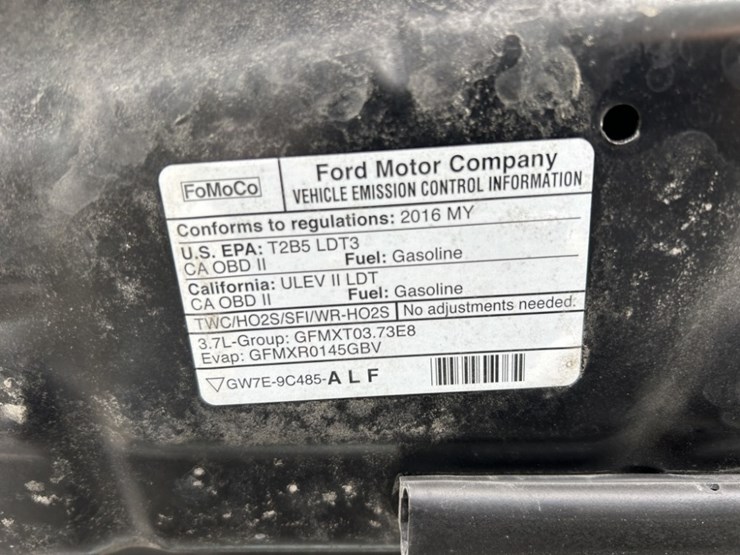 2016-ford-explorer-image-40