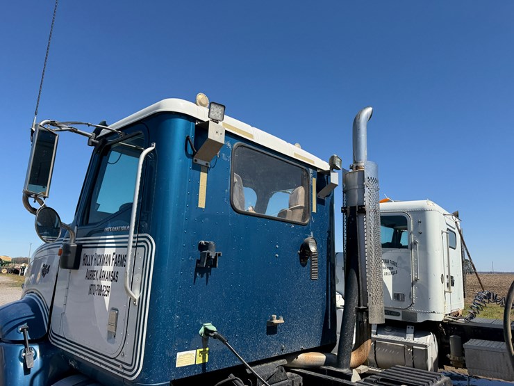 #42452-•-2007-international-l9427-daycab-truck-tractor-vin:-2hscnapr37c468369-image-28