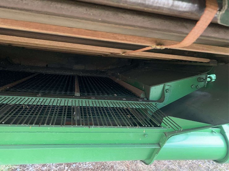 john-deere-no.-12a-pull-type-combine-image-46