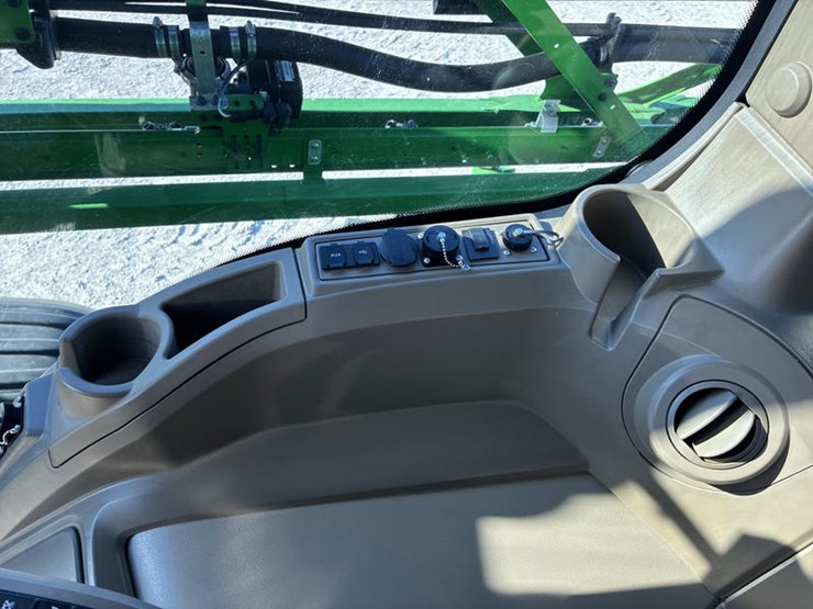 2022-john-deere-410r-image-88