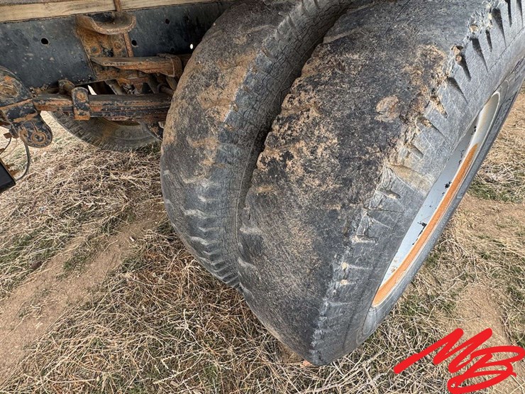 1977-international-1750-image-18