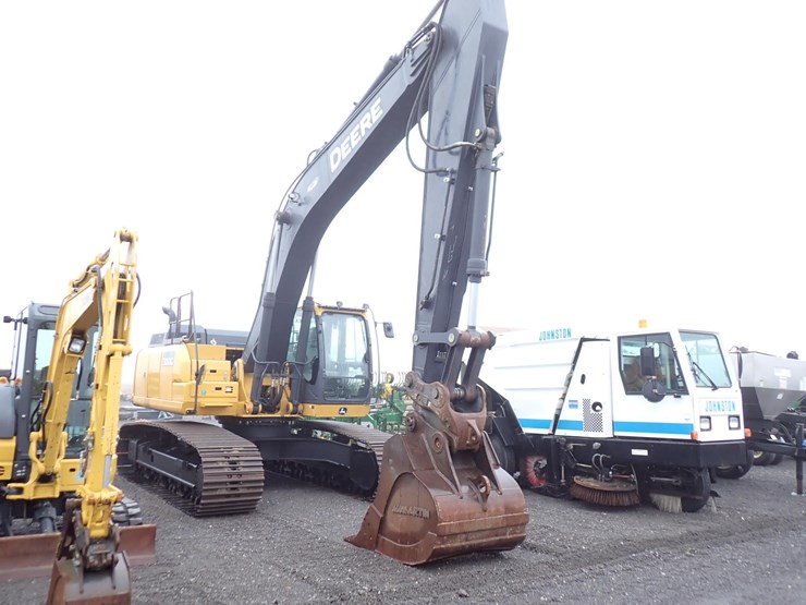 2016-deere-300g-lc-image-2