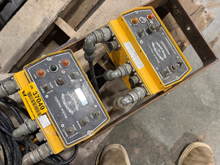 #37049-•-**-spectra-precision-twin-laser-plane-w/control-system-image-4