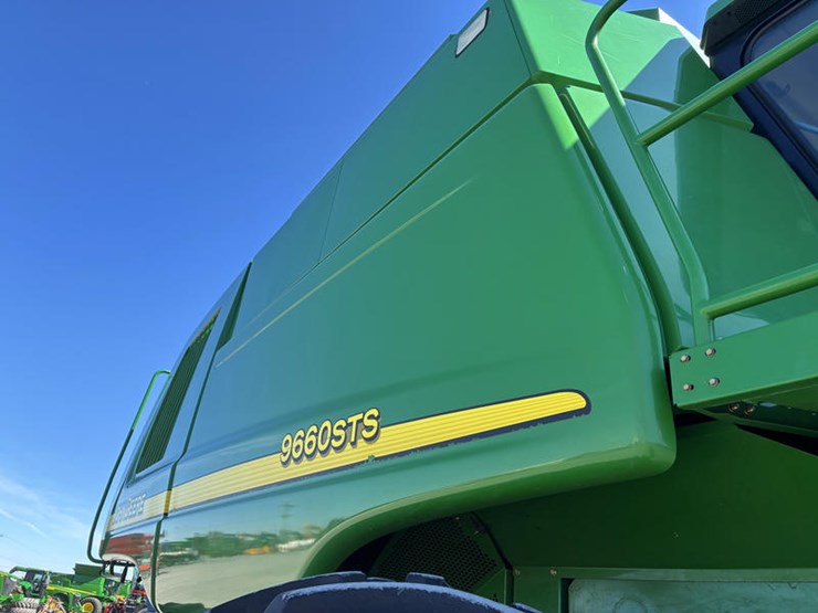 2005-john-deere-9660-sts-image-52
